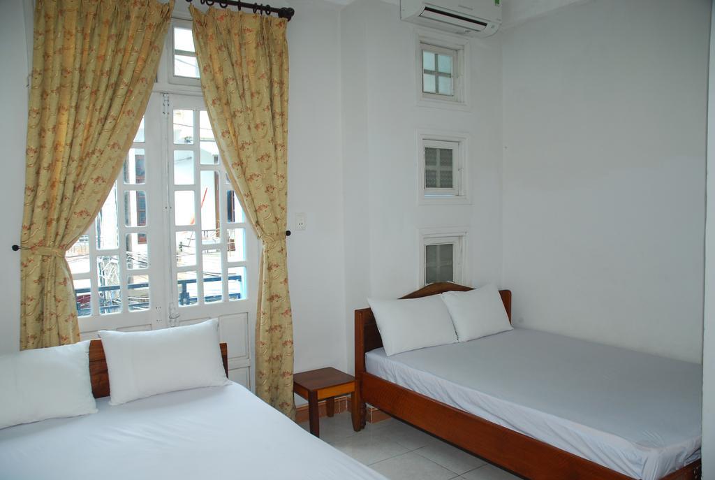Lum Dong Tien Hotel Hue Exterior photo